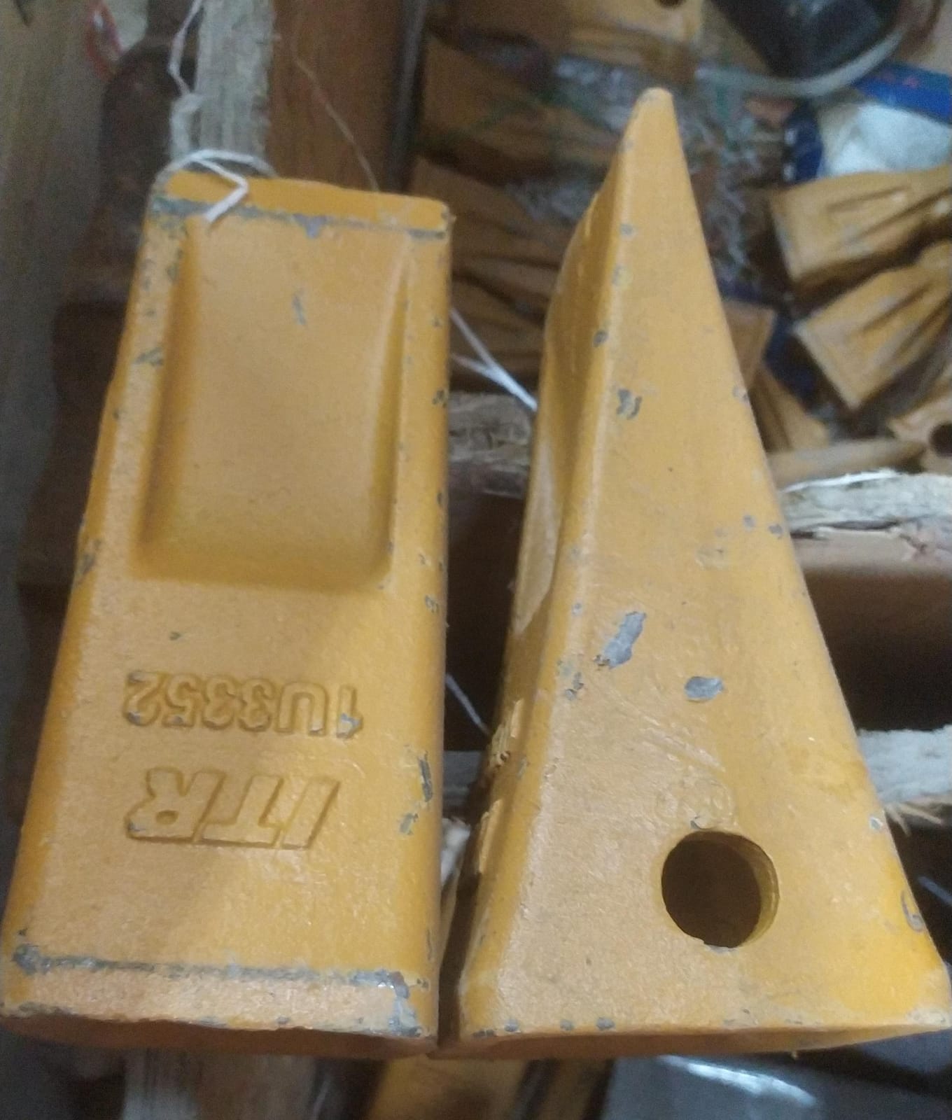 Bucket Teeth ITR 1U3352 (Kuku Bucket Standar)
